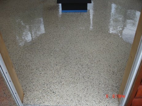 Pigmented Basecoat w/Heavy Flake & Clear Topcoat